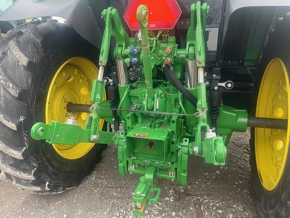 Image of John Deere 6155M equipment image 2