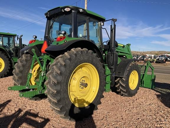 Image of John Deere 6155M equipment image 4