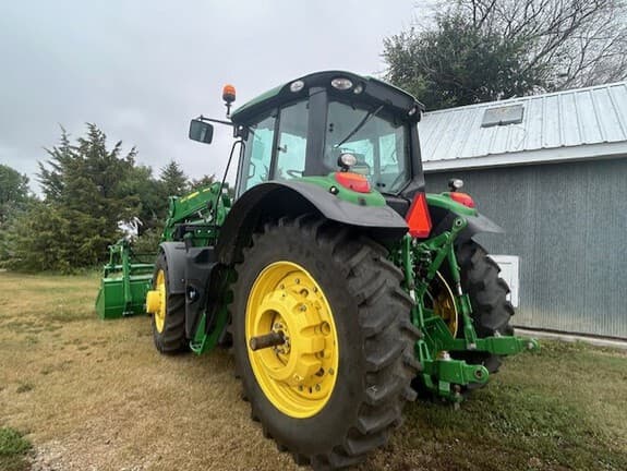 Image of John Deere 6155M equipment image 3