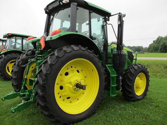Image of John Deere 6155M equipment image 4