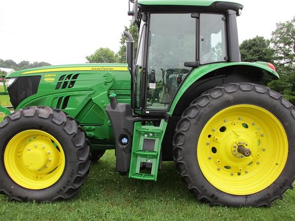 Image of John Deere 6155M equipment image 1