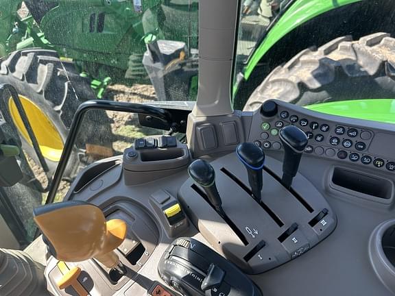 Image of John Deere 6155M equipment image 4