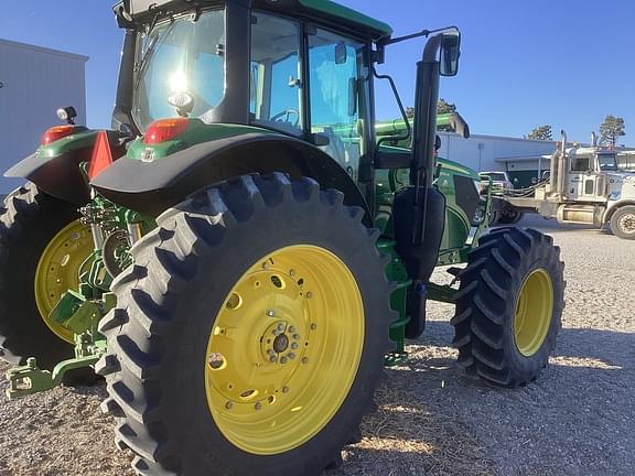 Image of John Deere 6155M equipment image 2