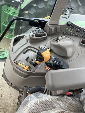 Image of John Deere 6155M equipment image 3