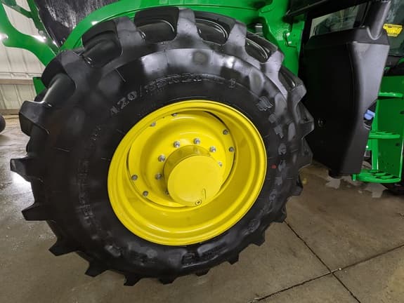 Image of John Deere 6155M equipment image 2