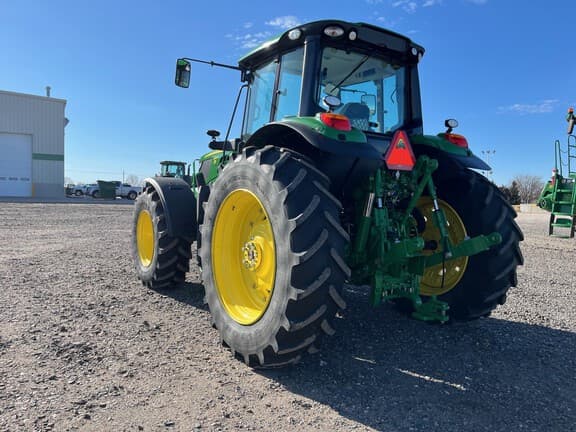 Image of John Deere 6155M equipment image 3