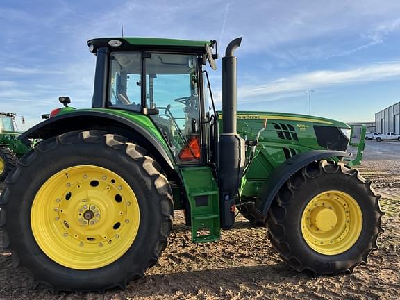 Image of John Deere 6155M equipment image 4