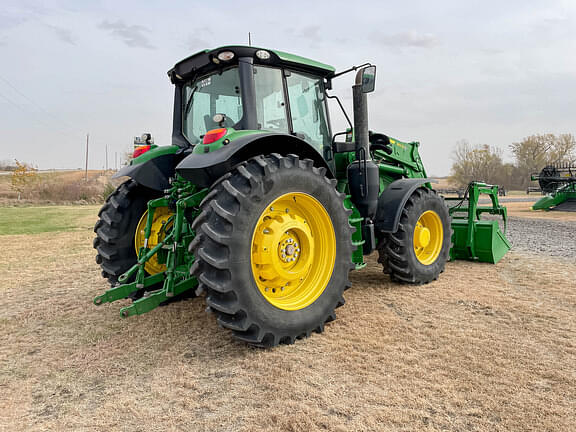 Image of John Deere 6155M equipment image 4