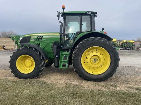 Image of John Deere 6155M equipment image 4