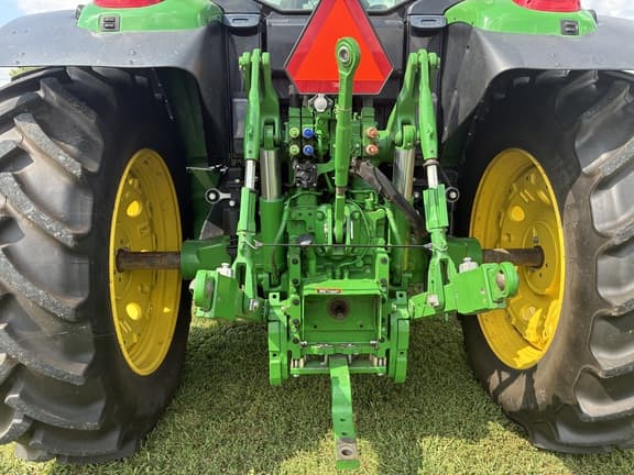 Image of John Deere 6155M equipment image 4