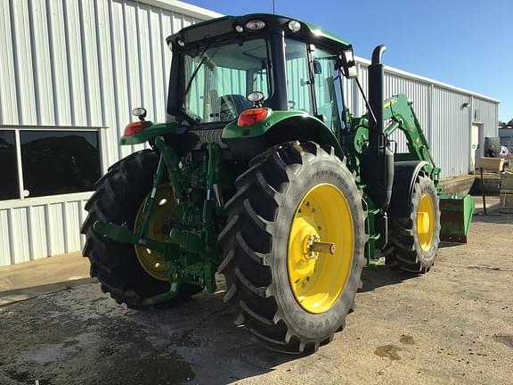 Image of John Deere 6155M equipment image 4