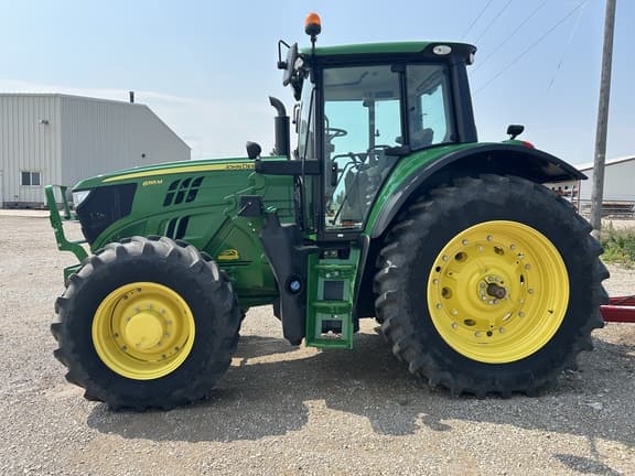 Image of John Deere 6155M equipment image 3