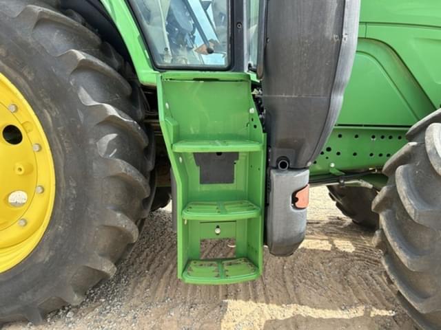 Image of John Deere 6155M equipment image 4