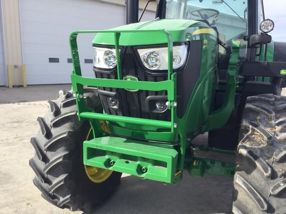 Image of John Deere 6155M equipment image 4