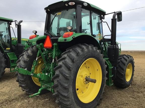 Image of John Deere 6155M equipment image 4