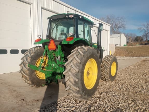 Image of John Deere 6155M equipment image 2