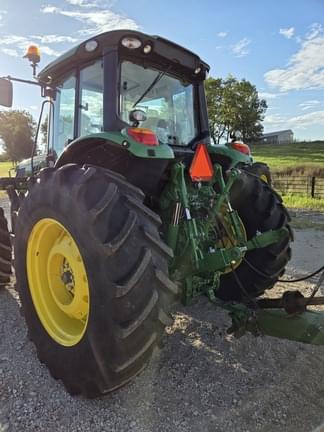 Image of John Deere 6155M equipment image 4