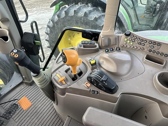 Image of John Deere 6155M equipment image 3