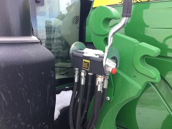 Image of John Deere 6155M equipment image 4