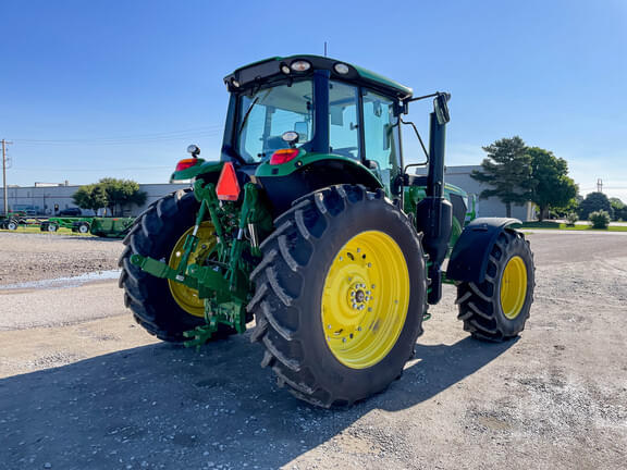 Image of John Deere 6155M equipment image 4
