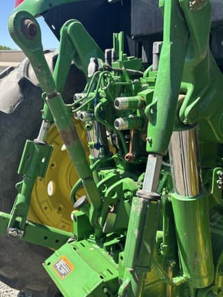 Image of John Deere 6155M equipment image 4
