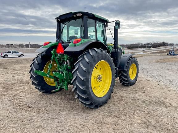 Image of John Deere 6155M equipment image 4