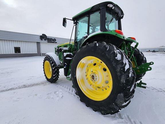 Image of John Deere 6155M equipment image 2