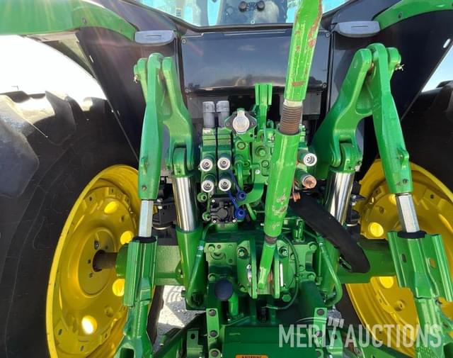 Image of John Deere 6155M equipment image 4