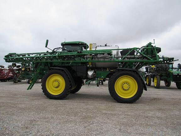 Image of John Deere 616R equipment image 1