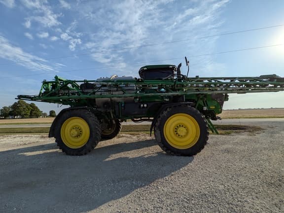 Image of John Deere 616R equipment image 1