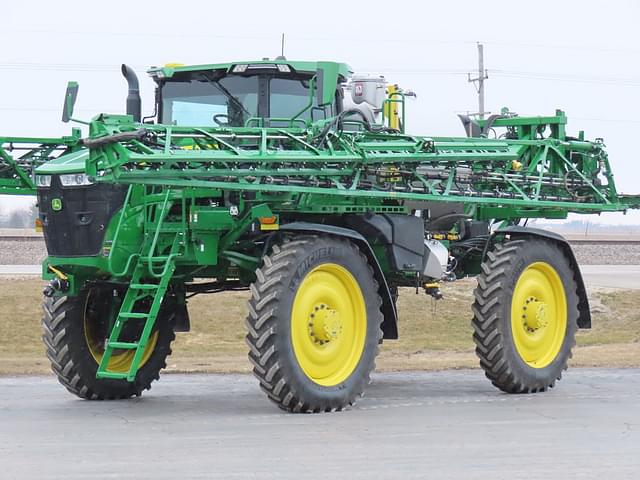 Image of John Deere 616R equipment image 1