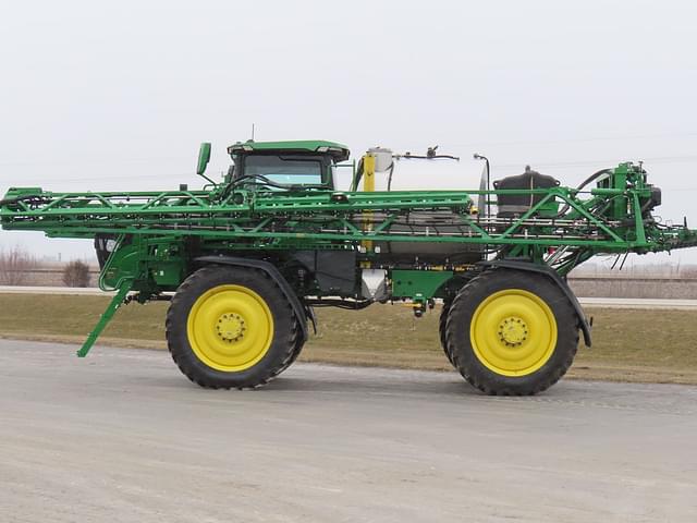 Image of John Deere 616R equipment image 2