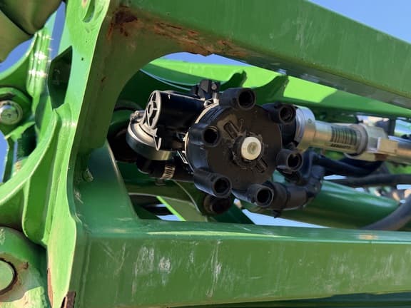 Image of John Deere 616R equipment image 2