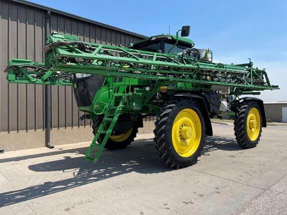 Image of John Deere 616R equipment image 1