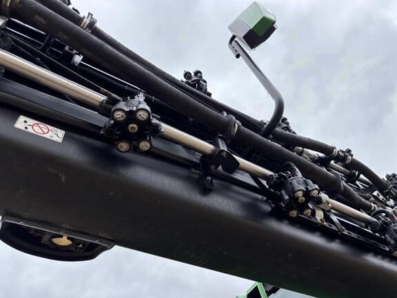 Image of John Deere 616R equipment image 3