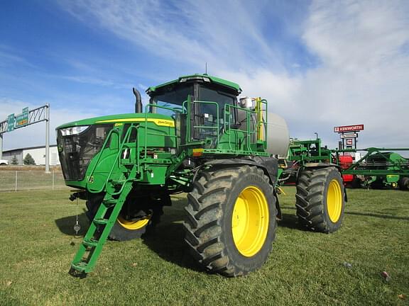 Image of John Deere 616R Primary image