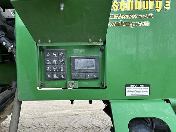 Image of John Deere 616R equipment image 4