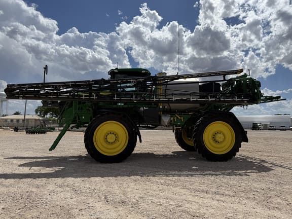 Image of John Deere 616R equipment image 1