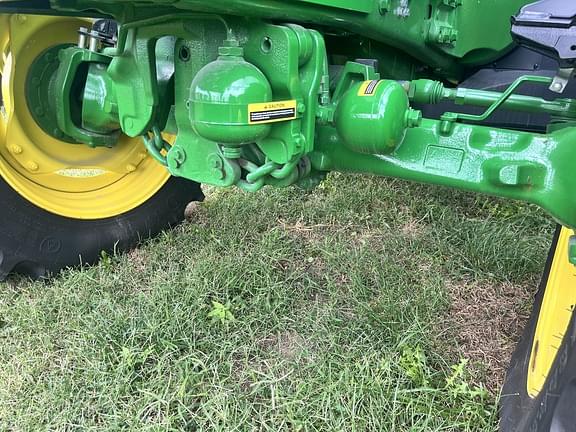 Image of John Deere 6175M equipment image 4