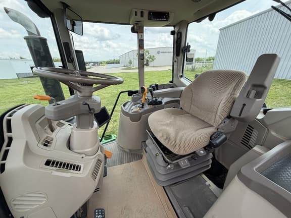 Image of John Deere 6175M equipment image 4