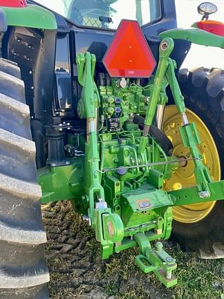 Image of John Deere 6195M equipment image 4