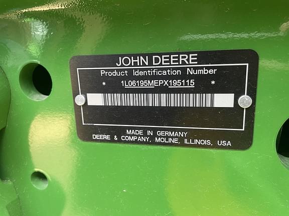 Image of John Deere 6195M equipment image 1