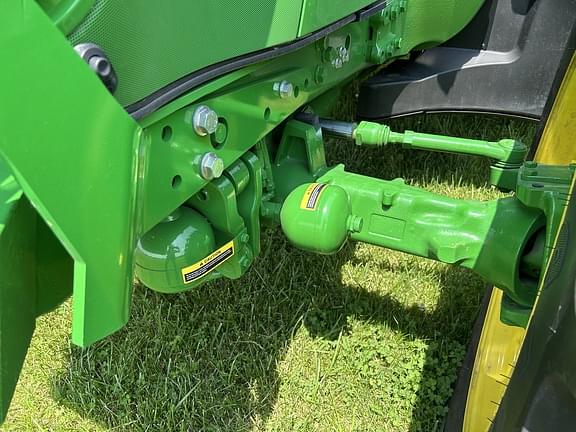 Image of John Deere 6195M equipment image 2