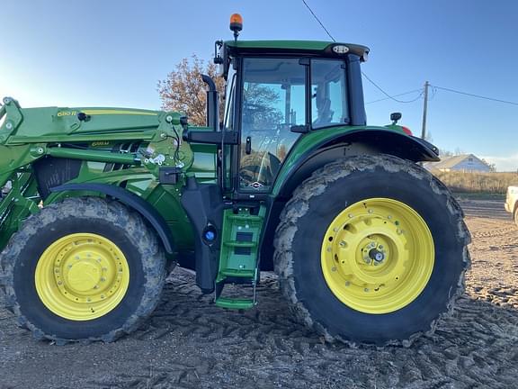 Image of John Deere 6195M equipment image 1