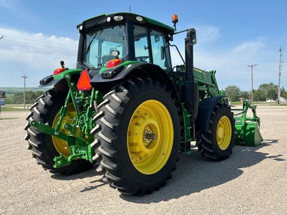Image of John Deere 6195M equipment image 4