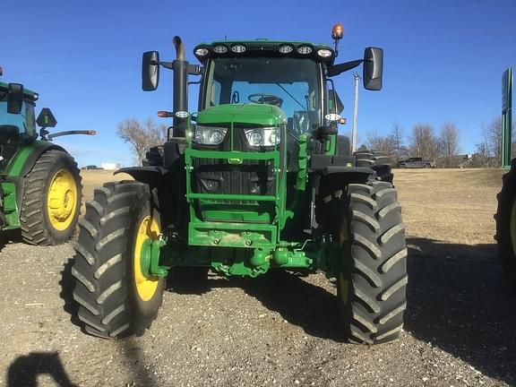 Image of John Deere 6215R equipment image 1