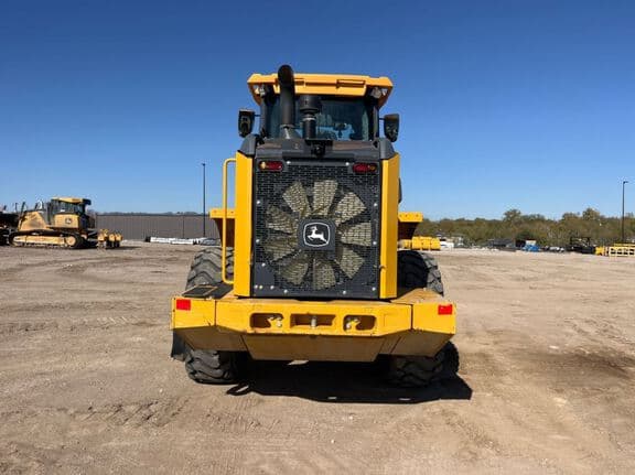 Image of John Deere 624P equipment image 3