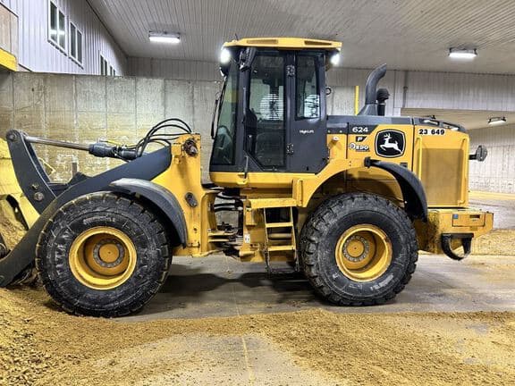 Image of John Deere 624P Image 0