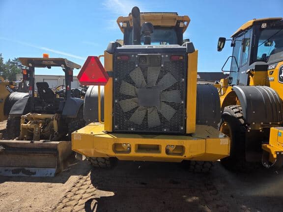 Image of John Deere 624P equipment image 2