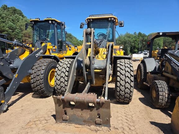 Image of John Deere 624P equipment image 4